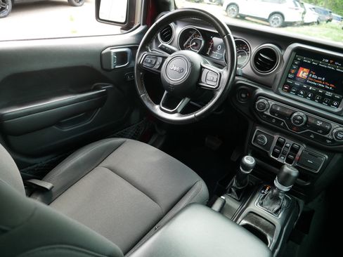 Used 2021 Jeep Gladiator Sport AWD/4WD image 9