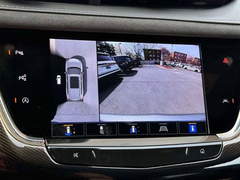 Used 2025 Cadillac XT6 Sport w/ Platinum Package AWD/4WD image 7