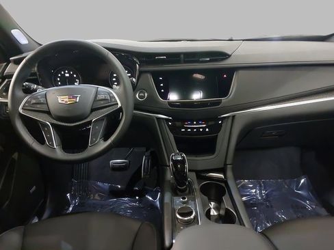 Used 2025 Cadillac XT5 Sportv w/ Technology Package image 9