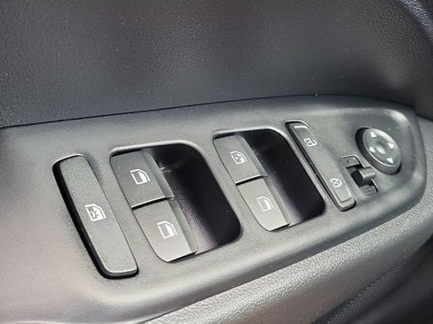 New 2026 Hyundai Venue SEL FWD image 19