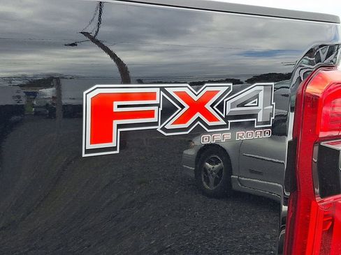 New 2026 Ford F250 Platinum w/ Platinum Plus Package AWD/4WD image 19
