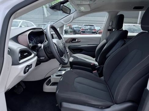 Certified 2023 Chrysler Voyager LX FWD image 18