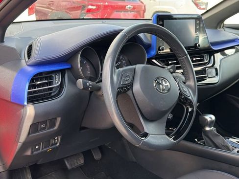 Used 2022 Toyota C-HR XLE FWD image 13