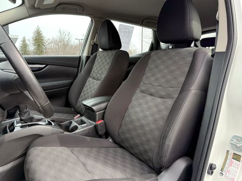 Used 2017 Nissan Rogue Sport SV w/ SV All-Weather Package image 13