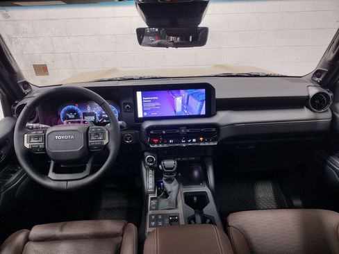 Used 2025 Toyota Land Cruiser image 37