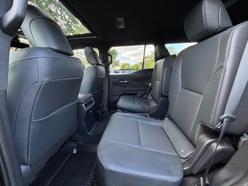 Used 2026 Lexus GX 550 w/ Accessory Package (2T) AWD/4WD image 30