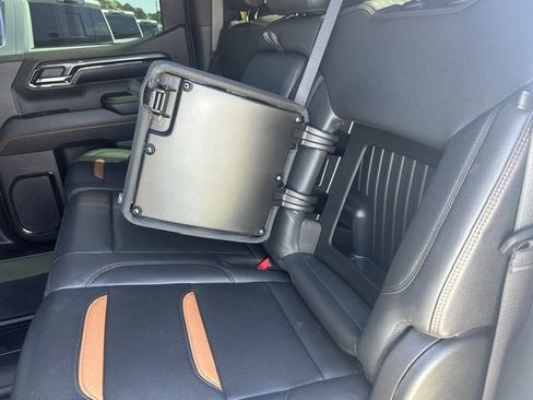 Used 2023 GMC Sierra 1500 AT4 w/ AT4 Premium Package AWD/4WD image 17