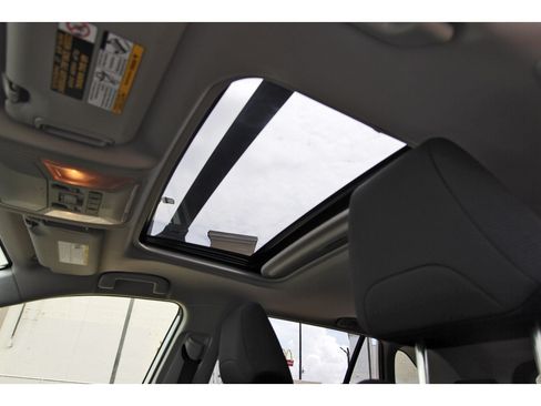 Used 2019 Toyota RAV4 XLE w/ Convenience Package FWD image 31