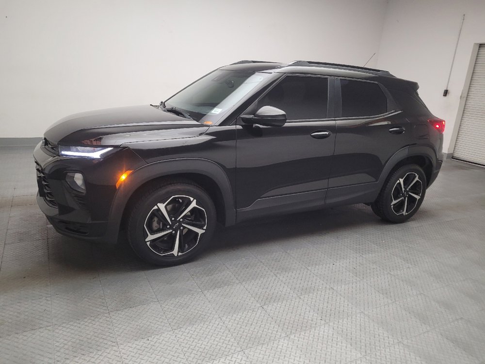 Used 2021 Chevrolet TrailBlazer RS w/ Technology Package FWD image 2