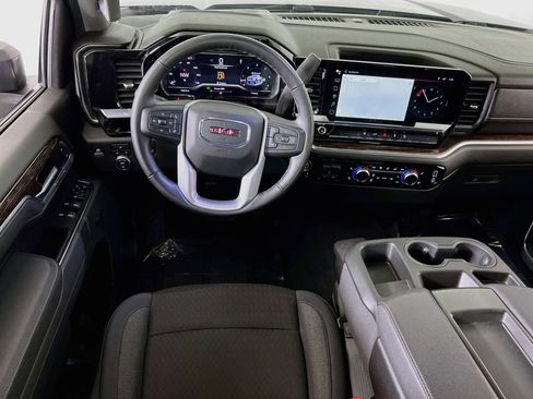 Used 2025 GMC Sierra 2500 SLE image 21