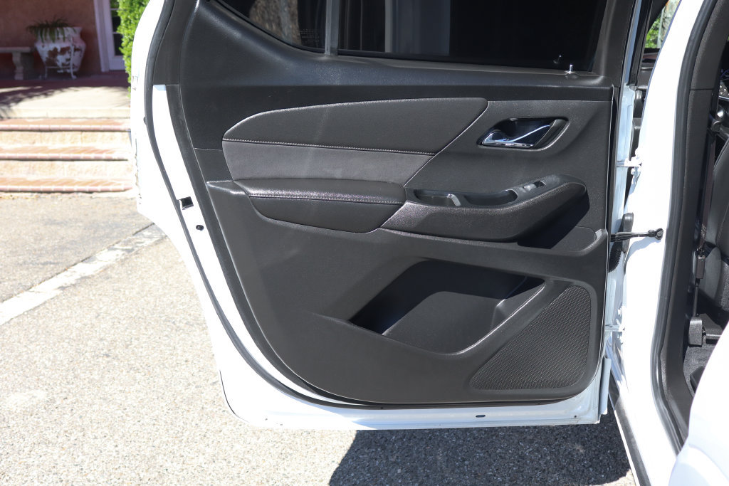 Used 2023 Chevrolet Traverse High Country FWD image 37