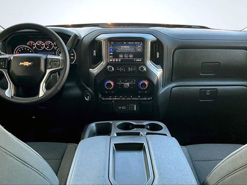 Used 2022 Chevrolet Silverado 1500 LT image 16