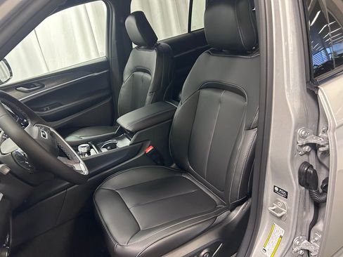 New 2026 Jeep Grand Cherokee Limited AWD/4WD image 8