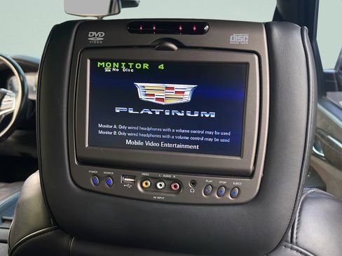 Used 2016 Cadillac Escalade Platinum image 29