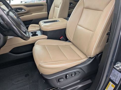 Used 2021 Chevrolet Tahoe Premier w/ Premium Package image 15