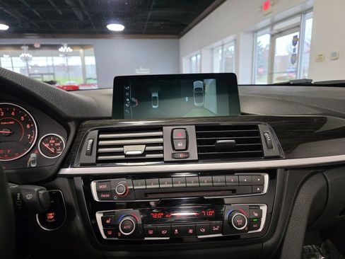 Used 2017 BMW 430i xDrive Convertible image 10