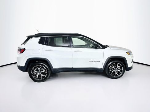 Used 2025 Jeep Compass Limited AWD/4WD image 10