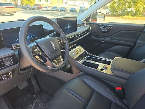 New 2026 Lincoln Aviator 2WD image 17