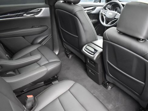 Certified 2024 Cadillac XT6 Premium Luxury w/ LPO, Floor Liner Package image 31
