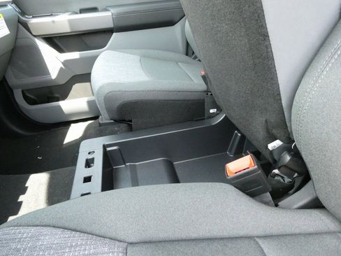 New 2025 Ford F350 XLT image 29