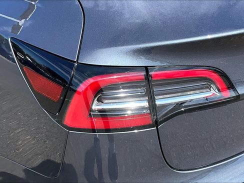 Used 2023 Tesla Model 3 Standard Range RWD image 28