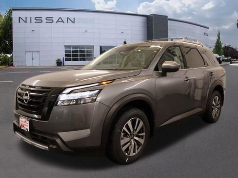 New 2025 Nissan Pathfinder SL w/ Black Appearance Package image 5