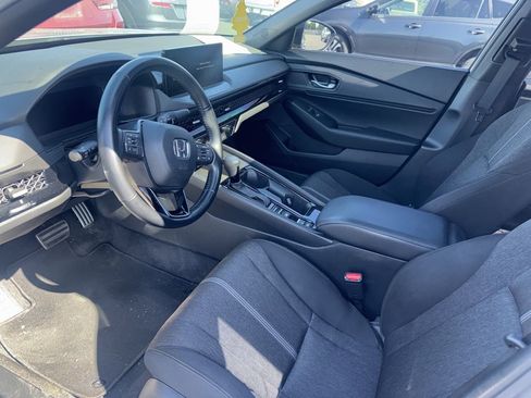 Used 2023 Honda Accord Sport image 9