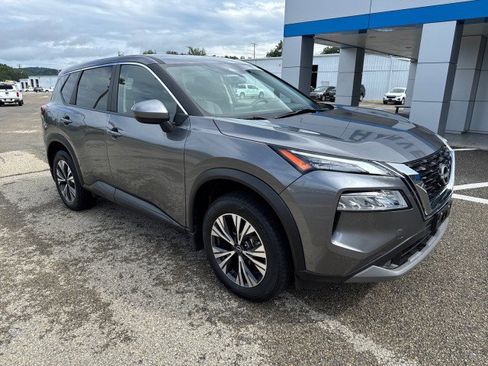 Used 2023 Nissan Rogue SV image 7