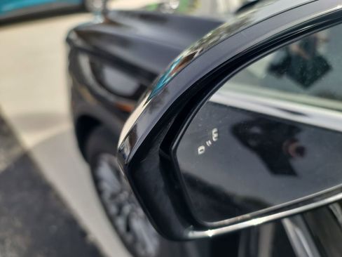 Used 2023 Lincoln Nautilus FWD w/ Premium Package image 12