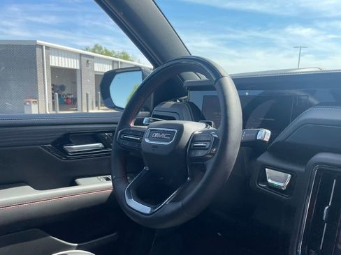 New 2026 GMC Yukon AT4 Ultimate AWD/4WD image 28