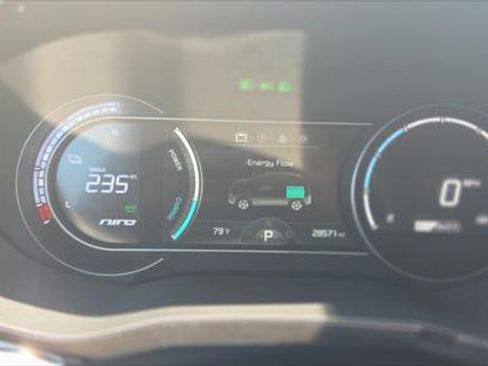 Used 2022 Kia Niro EX FWD image 22