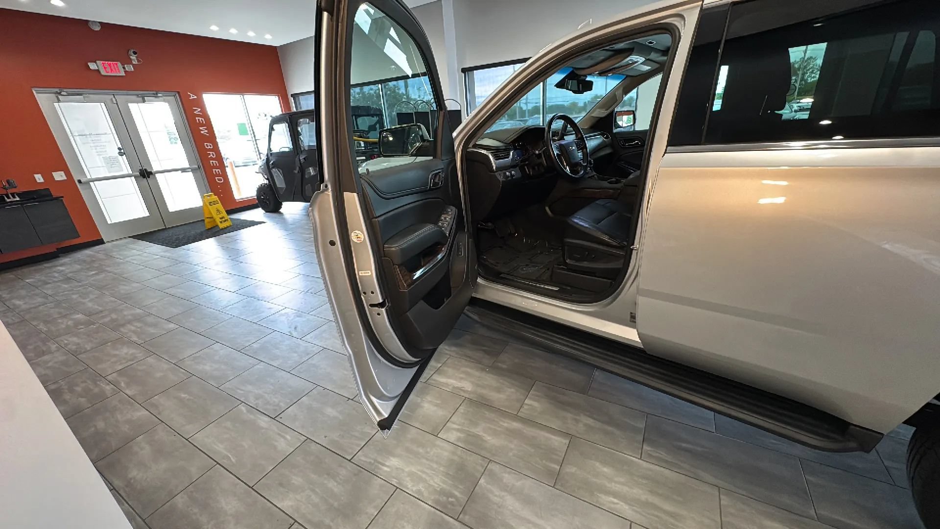 Used 2018 Chevrolet Tahoe LT AWD/4WD image 34