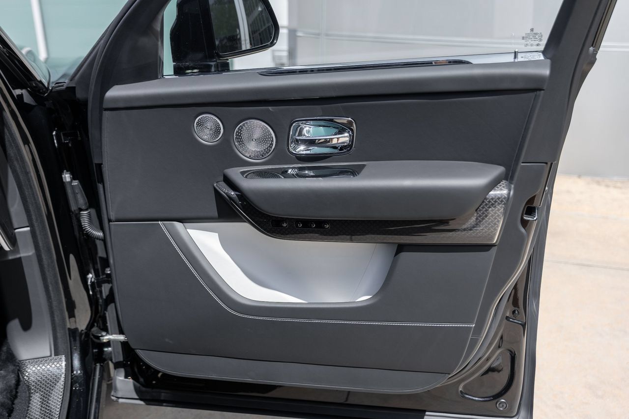 New 2027 Rolls-Royce Cullinan Black Badge AWD/4WD image 53