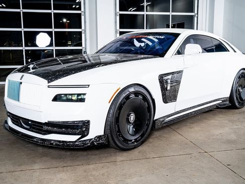 Used 2024 Rolls-Royce Spectre w/ Spectre Launch Package image 13