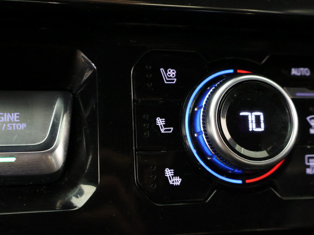 Used 2023 GMC Sierra 1500 AT4 w/ Technology Package AWD/4WD image 59