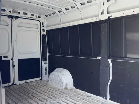 Used 2023 RAM ProMaster 2500 FWD image 13