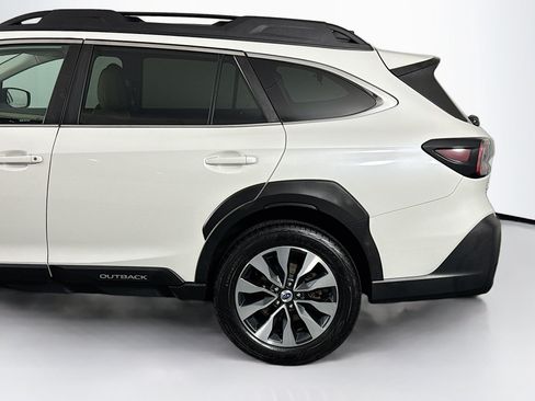 Used 2023 Subaru Outback Limited AWD/4WD image 43