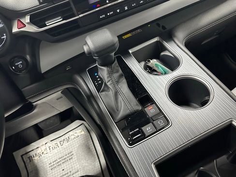 Used 2026 Toyota Sienna LE image 41