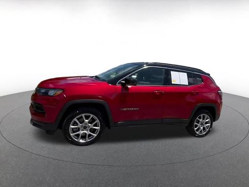 Used 2025 Jeep Compass Limited AWD/4WD image 8