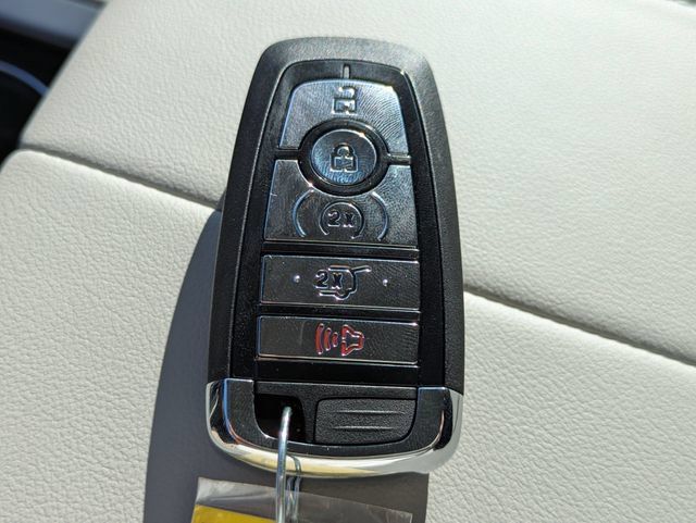 New 2026 Lincoln Nautilus Premier AWD/4WD image 28