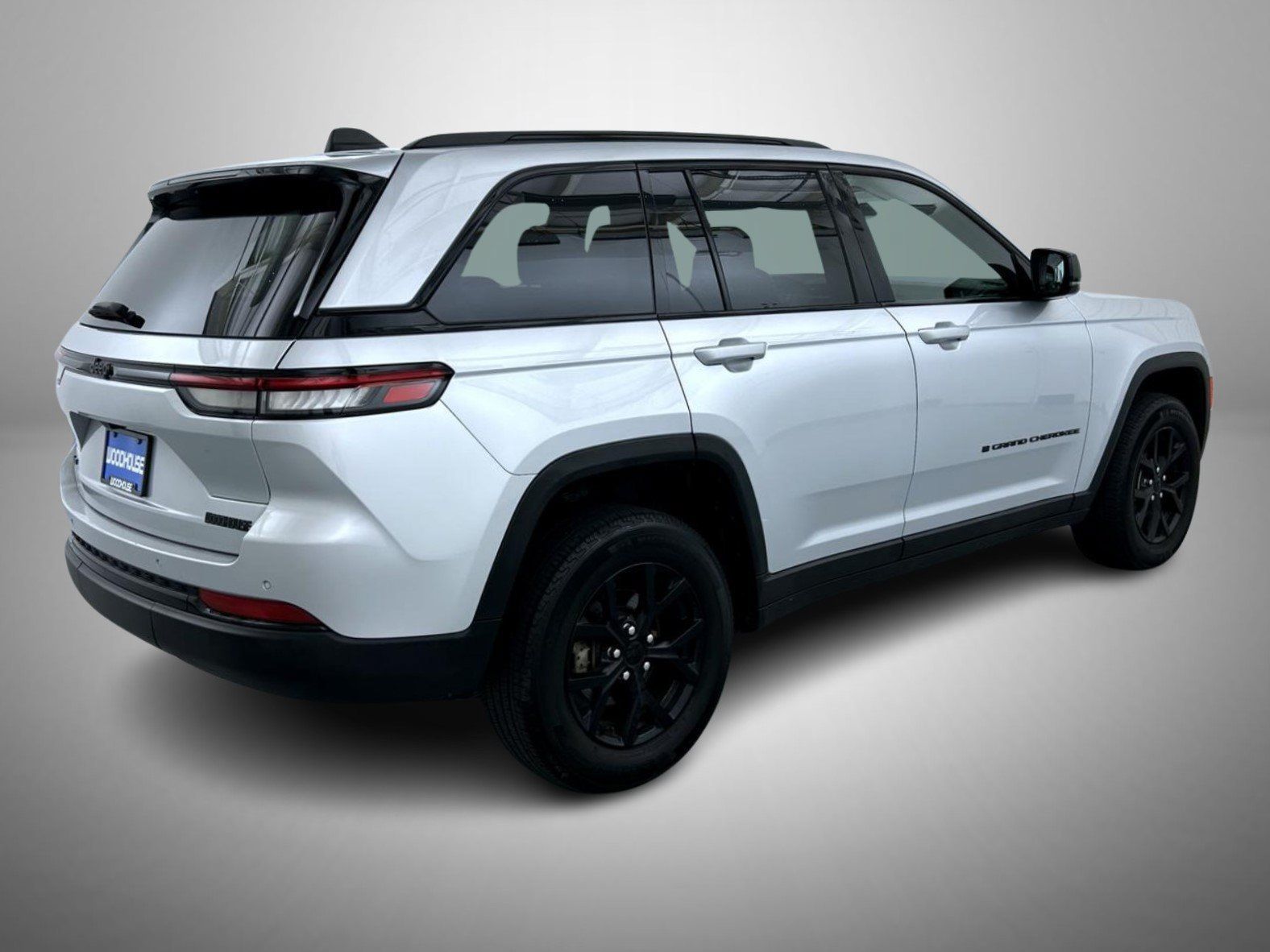 Certified 2025 Jeep Grand Cherokee Altitude AWD/4WD image 5