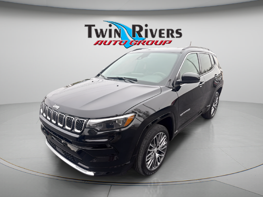 Used 2023 Jeep Compass Limited w/ Elite Group AWD/4WD image 1