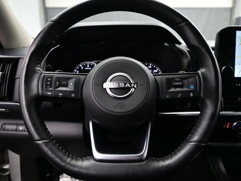 Used 2023 Nissan Pathfinder SL AWD/4WD image 25