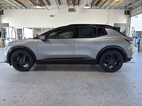 New 2026 Chevrolet Equinox EV RS image 4