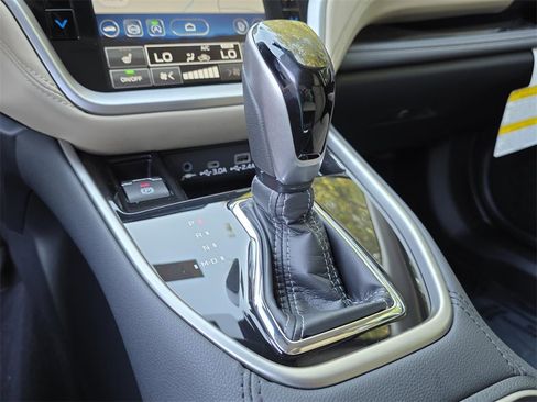 Used 2025 Subaru Outback Limited w/ Popular Package #2 image 26