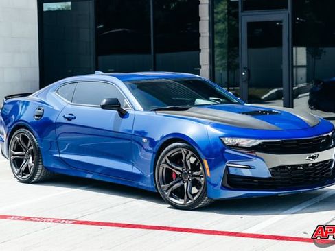 Used 2019 Chevrolet Camaro SS RWD image 38