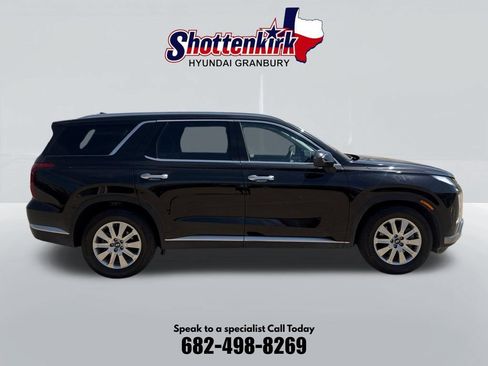 Used 2025 Hyundai Palisade SEL FWD image 4