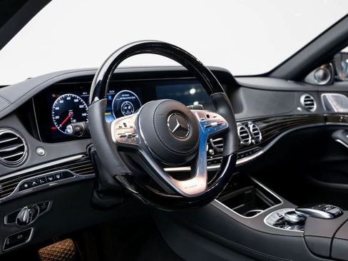 Used 2020 Mercedes-Benz Maybach S 560 4MATIC image 2