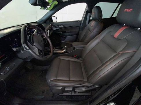 Used 2024 Chevrolet Trax RS w/ Sunroof Package FWD image 24