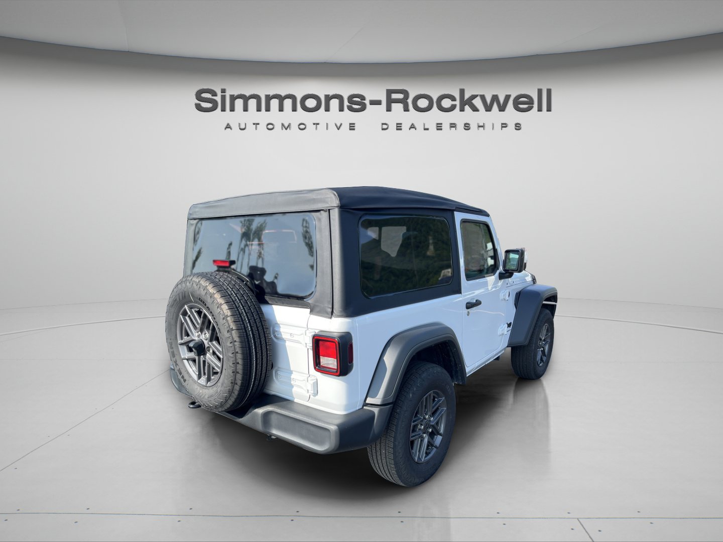 Used 2025 Jeep Wrangler Sport AWD/4WD image 5